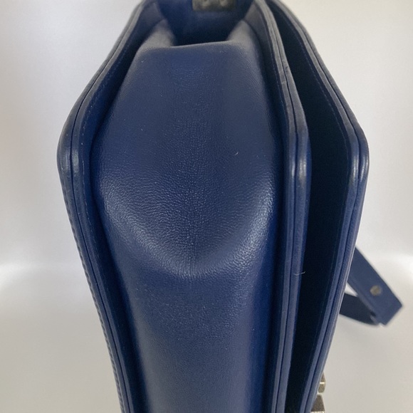 Chanel Boy Bag - Picture 8 of 16